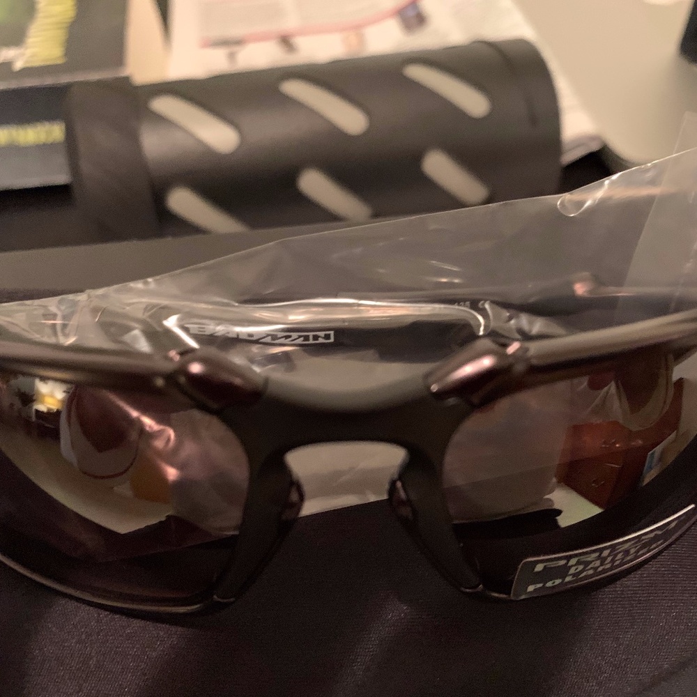 Oakley Badman Dark Carbon with Prizm Daily Polar